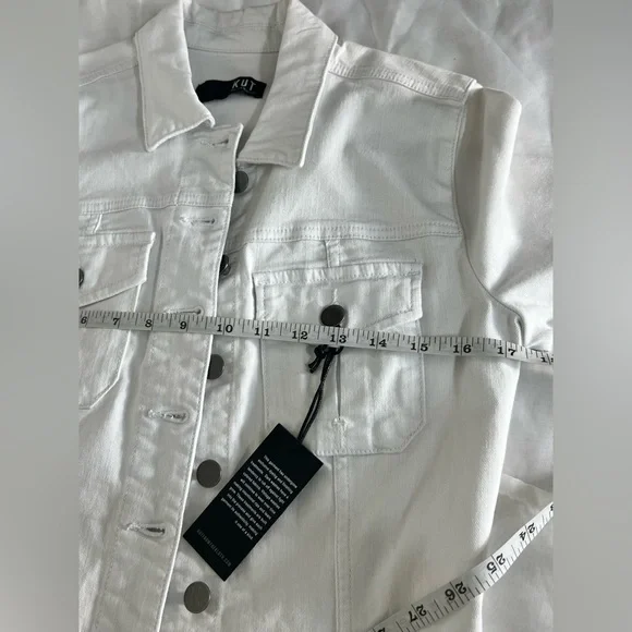 Kut from the Kloth Kara Fray Hem White Denim Jacket Size Small NWT - Picture 9 of 12